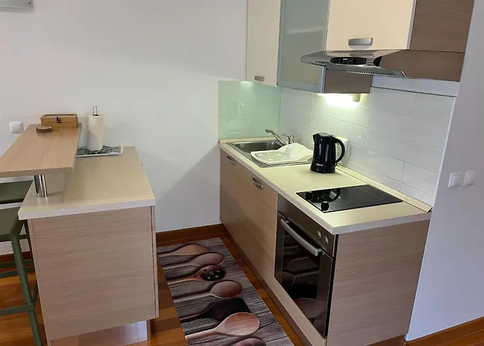 Nizic * Макарська