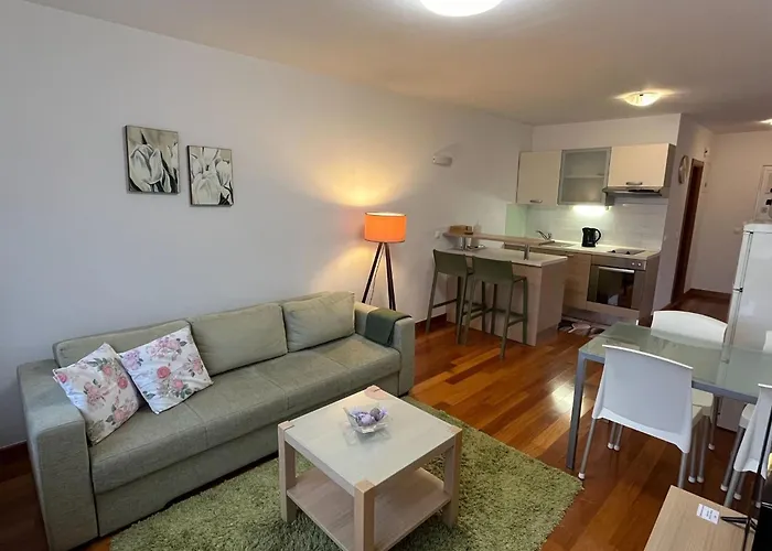 Nizic * Макарська